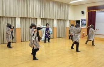 和気の剣舞劇団、新作ショー26日上演　清麻呂を守護した集団に光