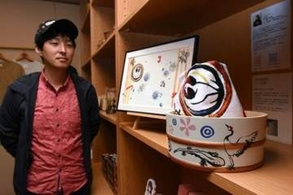 湯原温泉の魅力を湯おけアートで表現　12月にかけミクサラー廣山さん企画展示