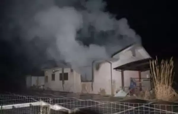 井原で民家半焼　焼け跡から1遺体発見