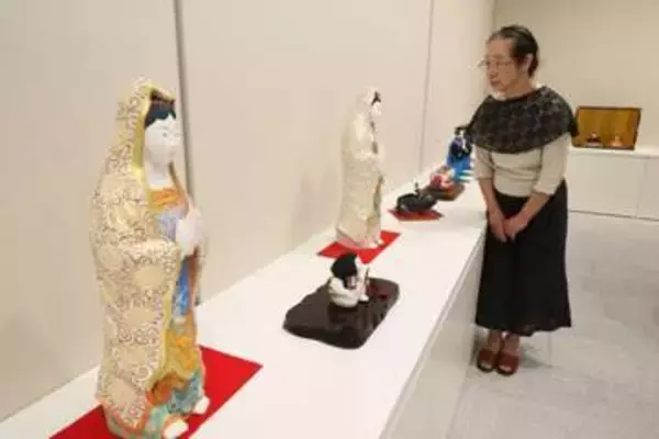 女神や観音像、多彩な人形並ぶ　彩色備前の木村さん作品展