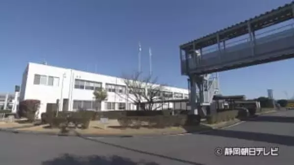 大型貨物車が中型貨物車に追突して横転　アフガニスタン国籍の男性が意識不明の重体　静岡・葵区