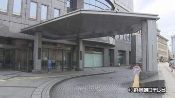 【速報】病院に乗用車が突っ込む　女性3人を救急搬送　静岡・富士市