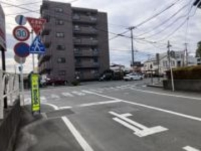 横断歩道で女性をはねたか…31歳の男を現行犯逮捕　女性は救急搬送も軽傷の模様　静岡・長泉町