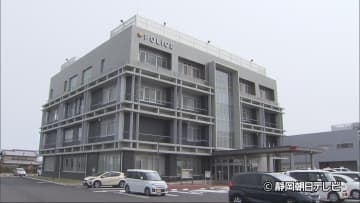 路上で正当な理由なく刃渡り８センチを超える折りたたみナイフを持っていた千葉県の１８歳の男を現行犯逮捕　浜松市中央区