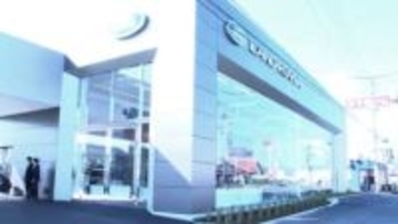 ランドローバー静岡のショールームが静岡ＩＣ近くに移転、リニューアル　高級感と開放感が同居する空間