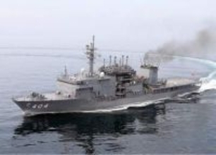 静岡・清水港に潜水艦がやってくる！　日本に2台しかない潜水艦救難艦「ちよだ」では深海潜水艇（ＤＳＲＶ）や遠隔操作ロボット（ＲＯＶ）など特殊な装備も見学できる