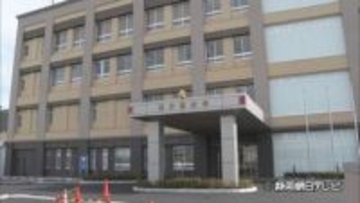 「宗教上の理由から火葬しなかった」母親とみられる女性の遺体を木箱に入れ自宅の庭に遺棄した疑い　７１歳の男を逮捕　静岡・袋井市