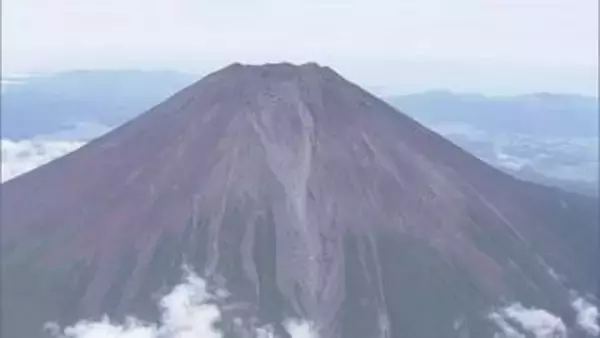 富士山下山中の７５歳の男性が体調不良を訴え静岡県警山岳遭難救助隊に救助される　富士宮登山道