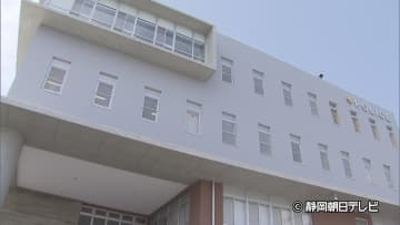 １０代女性を待ち伏せして撮影か　スマホには写真や動画　逮捕の４７歳男は「撮ったが待ち伏せていない」と否認　静岡・湖西市