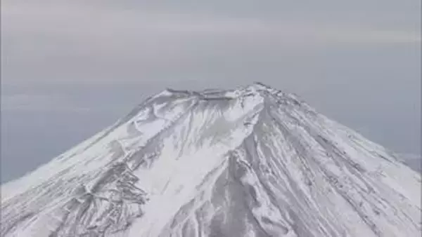 富士山に白骨化した人骨…死後かなり経過か　警察は行方不明届が出ている人を中心に身元特定を急ぐ　静岡県警