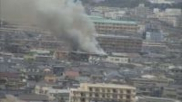 【速報】浜松市のアパートで火災　けが人がいる模様