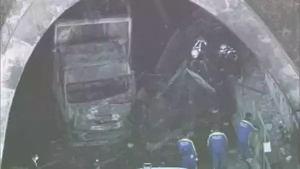 家族5人が乗った車両から出火か　車の状況などから見方強める　新名神6人死亡事故で三重県警