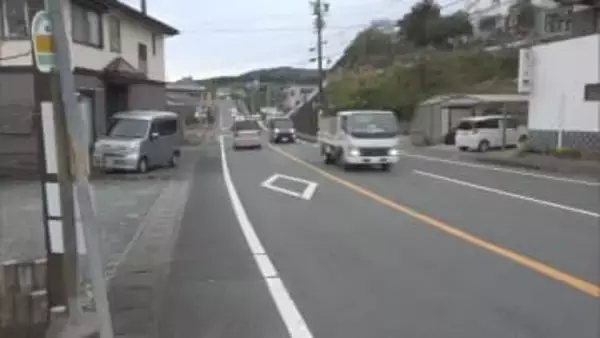 横断歩道や信号機なく街灯も少ない　道路を渡っていた男性が軽乗用車にはねられ意識不明の重体　浜松市