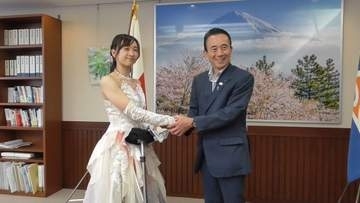 世界で唯一の国際一輪車競技大会で「優勝目指す」浜松市在住の千代島選手が知事表敬　静岡