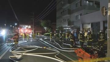 「煙が出ている」と通報　古着店が焼ける…当時は営業しておらずシャッターが閉まっていた