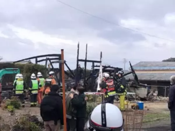 静岡・牧之原市で住宅が全焼し２人の遺体が見つかる　この家に住む夫婦と連絡が取れず