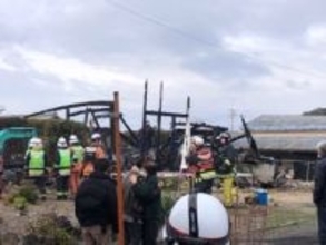静岡・牧之原市で住宅が全焼し２人の遺体が見つかる　この家に住む夫婦と連絡が取れず