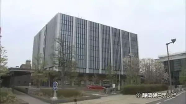 元勤務先の協同組合から現金約2500万円横領　5年7カ月で110回犯行　借金ある中世帯収入に見合わない支出　53歳女に懲役2年6か月判決　女は判決不服で控訴の方針　静岡地裁