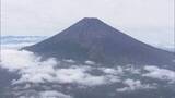「富士山8合目で頭部を縫う手術…70代男性が下山中に転倒し頭部から出血　手術後ブルドーザーで5合目まで下り病院に搬送」の画像1