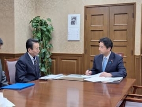 鈴木康友静岡県知事が財務省を訪れ早くも来年度の予算要望書を政務官に提出