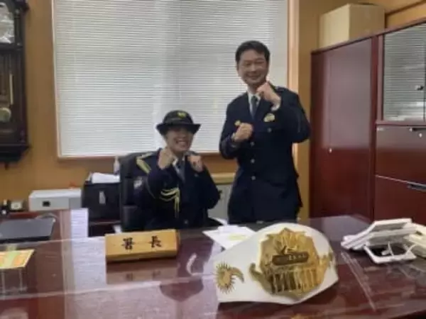 「悪質犯罪をノックアウト」プロキックボクサーのウーバーミユさんが静岡・三島警察署の一日警察署長に