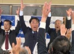 【速報】静岡・沼津市長選は頼重秀一さんが3選　新人2人との三つどもえの選挙戦を制す