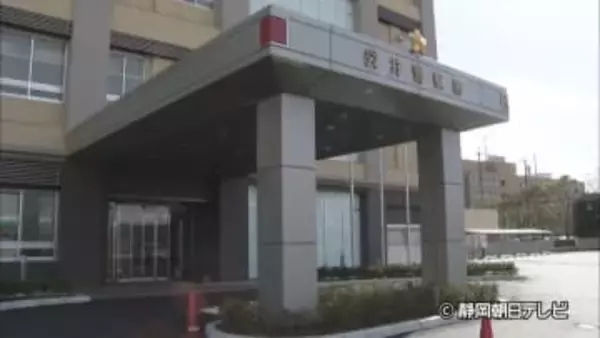 乗用車と原付バイクが出会い頭に衝突　原付バイクに乗っていた７０代の男性が意識不明の重体　静岡・袋井市