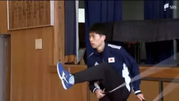 ロープスキッピング世界一の縄跳び選手が母校の小学校で授業「自分の好きなことを生涯追求して」＝静岡・富士宮市