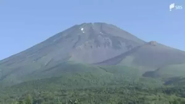 富士山で中国籍の男性が下山中に転倒し足を骨折 救助要請＝県警