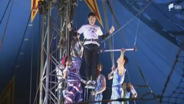 「大人の姿勢みたいなところを伝えられたら」木下大サーカスの空中ブランコに市長が挑戦 観客に示した"挑み続ける心"=静岡・磐田市