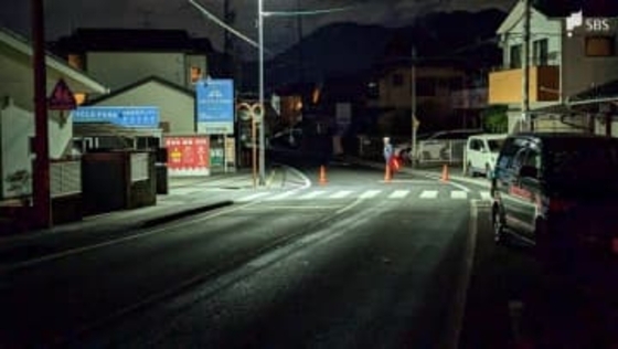 歩いていた男性 はねられる