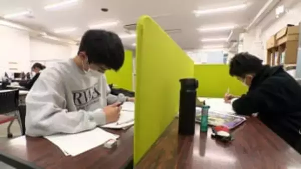 インフルエンザの患者数が3週連続で警報レベルに 感染症の専門家は睡眠時間の確保を推奨...受験シーズンの学習塾では対策を徹底=静岡