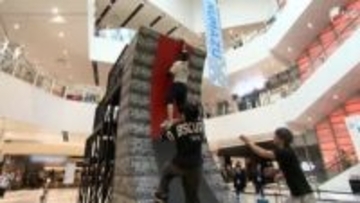 高さ4.3メートルの"壁"にファン興奮！ ららぽーと沼津でTBS系列の人気番組「SASUKE」体験イベント 1月18日まで ＝静岡