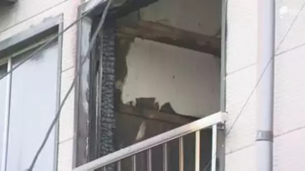 「2階から黒い煙が出ている」店舗兼住宅で火事 住人の70代女性が煙を吸い気道熱傷の疑いで重症＝静岡・三島市