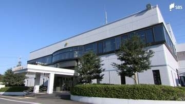 「お客さんにキスをされた」カラオケボックスで従業員の女性にキスしたか 不同意わいせつの疑いで77歳の無職の男を逮捕＝藤枝警察署