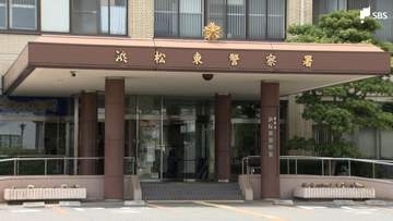 交差点でひき逃げか 車同士の衝突で中学生を含む3人が軽傷 警察が逃げた車の行方を追う＝浜松市