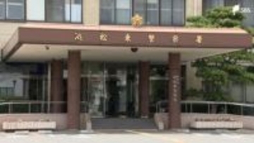 交差点でひき逃げか 車同士の衝突で中学生を含む3人が軽傷 警察が逃げた車の行方を追う＝浜松市