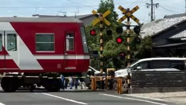 「大きな音がした」遮断機下りた踏切に進入の軽自動車と電車が接触 けが人なし 運転士ら事故気づかず運行続ける=浜松市浜名区