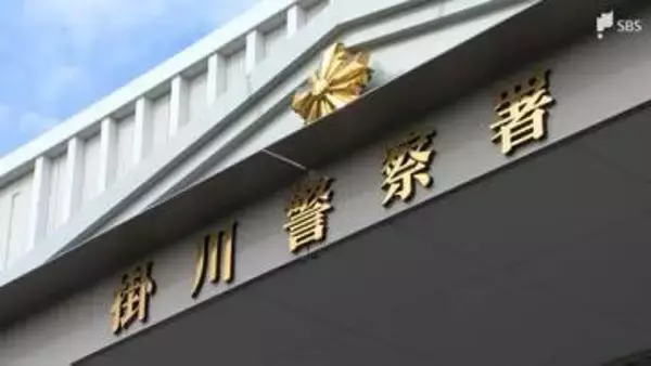 国道1号バイパスで乗用車とトラック衝突 乗用車の運転手立ち去る 現場付近は一時通行止め＝静岡・掛川市