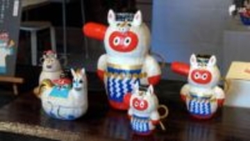 「ずっと見入っちゃう」「浜松市の伝承に基づいていて魅力的」縁起物の郷土玩具「張り子」の展示会＝静岡・浜松市