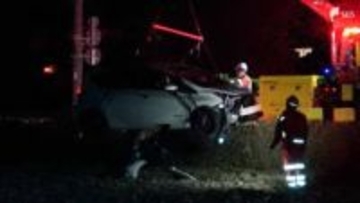 原付バイクと出会い頭に衝突…車は田んぼに転落 バイクの高齢男性一時重体に 静岡県内で交通事故相次ぐ