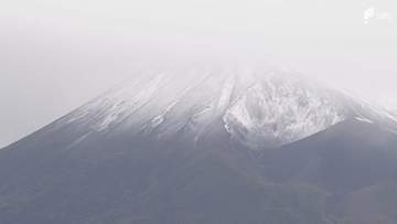 「やっぱり雪があったほうがいい」富士山で初冠雪 山頂マイナス9.4℃ 臨時休業のスノーパークイエティも営業再開へ＝静岡