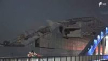 【動画あり】「塗装工事現場のビニールシートが飛ばされそうで危ない」強風で橋の塗装工事現場のビニールシートがはがされる＝静岡・沼津市