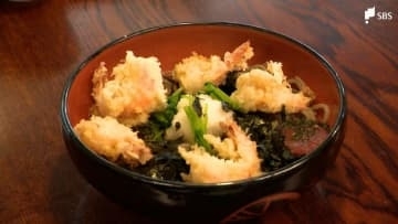 “健康長寿”願い年越しそば 普段の10倍・4000食用意 家族連れなどで賑わう ＝静岡市