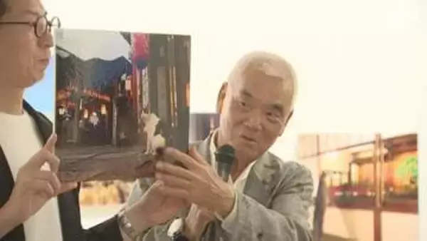 あふれるネコ愛...動物写真家・岩合光昭さんのギャラリートーク 三島市の美術館で「ご当地ねこ」の写真展＝静岡