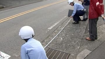 小学生死亡事故現場で警察と住民らが再発防止策を協議 =静岡・伊東市