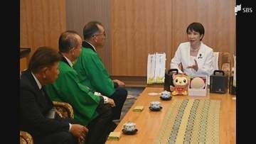 高市総理に「クラウンメロン」のプレゼント静岡県の生産者らが贈呈「世界の皆さんに食べていただけるようなメロンをこれからも」