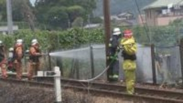 「煙が見える」大井川鉄道線路沿いの少なくとも3カ所で枯れ草燃える 大井川本線運転見合わせ＝静岡