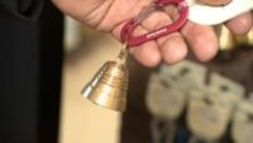 クマ対策「スプレーが売り切れ」需要5倍で入荷は来春か 小学校では“遭遇”想定しマニュアル作成 =静岡・富士宮市