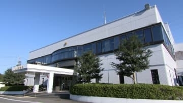 「咳込んでいて、気付いたらぶつかっていた」大型トラックが電柱に衝突 事故の影響で一時530戸停電か＝静岡・藤枝市